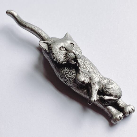 VTG JJ Pewter Cat Brooch Mother Carrying Kitten, Articulated & Dangling - Picture 6 of 10